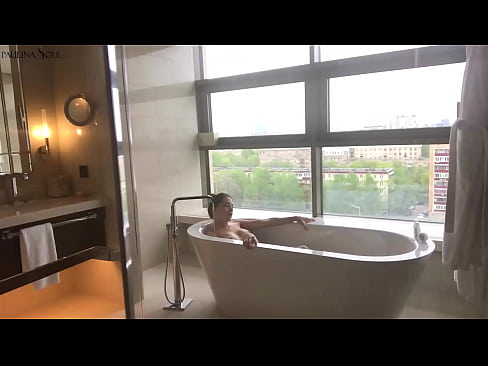 ❤️ En fantastisk babe som lidenskapelig rykker av seg fitta på badet ️❌ Sex hos oss no.dewporn.ru