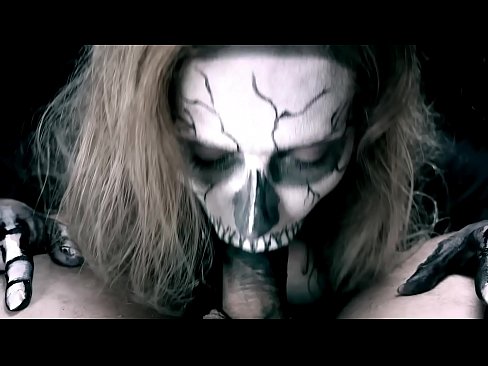 ❤️ Demon jente suger kuk med sin svarte munn og svelger cum. ️❌ Sex hos oss no.dewporn.ru