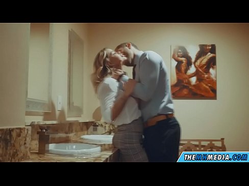 ❤️ Når en barmfagre blondine forfører deg på et offentlig toalett ️❌ Sex hos oss no.dewporn.ru